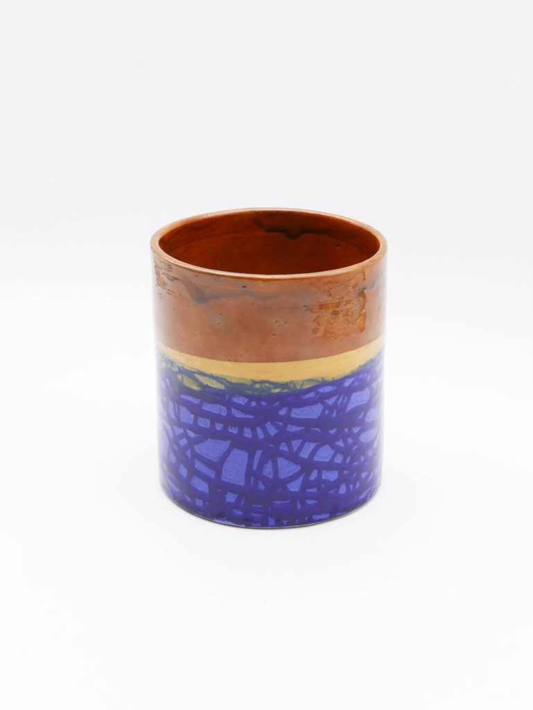 Petit vase cylindrique en céramique bicolore bleu et terracotta avec émaux à effets